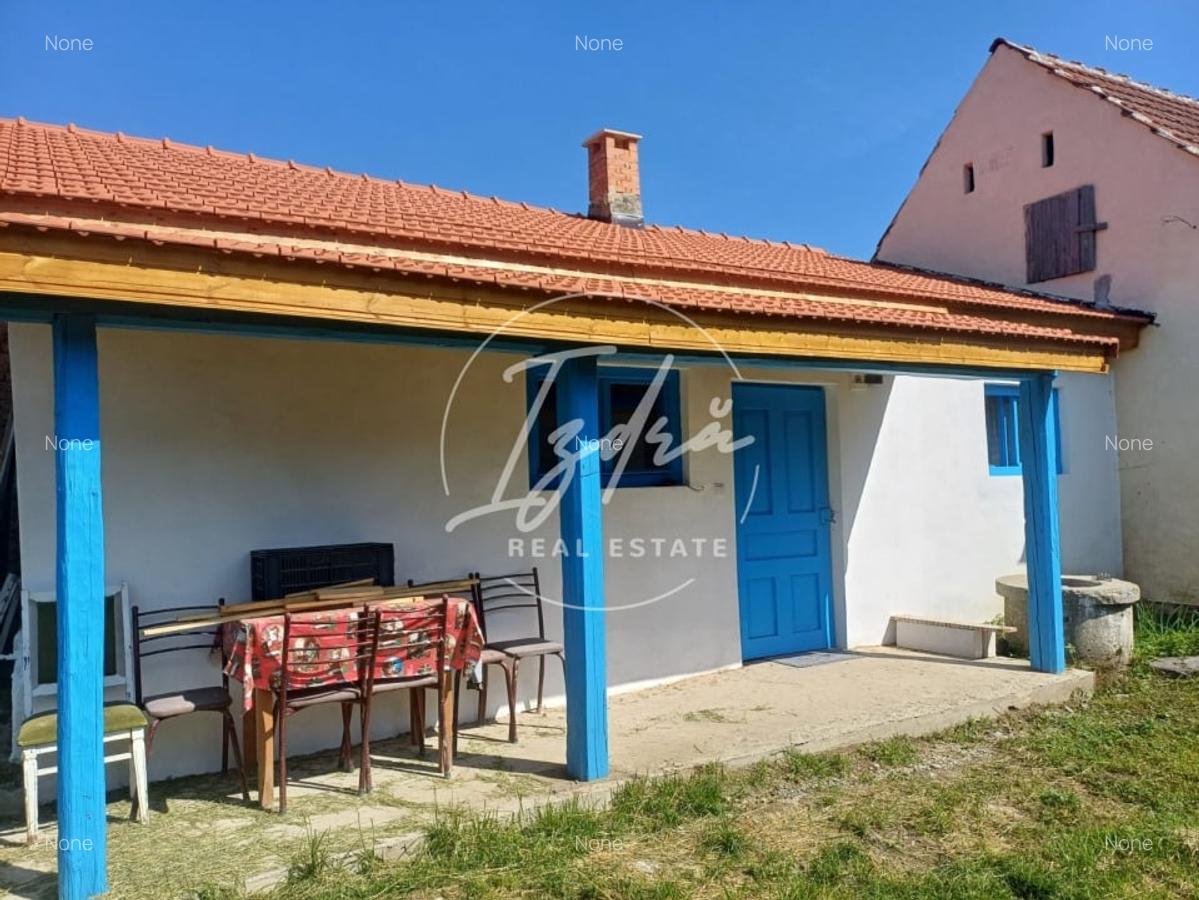 Casa cu 4 camere  si 625 mp teren in Avrig - 12