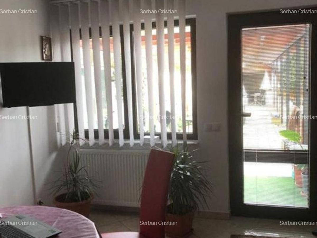 Afumati vila 8 camere , teren 1300 mp , piscina - 8