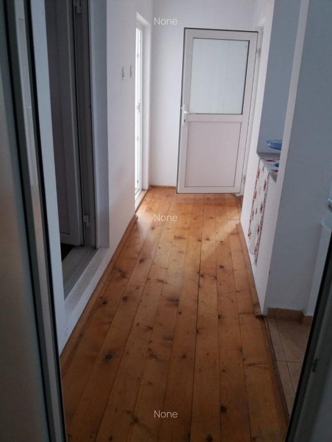 Casă cu 6 camere în Mihăilești - 25