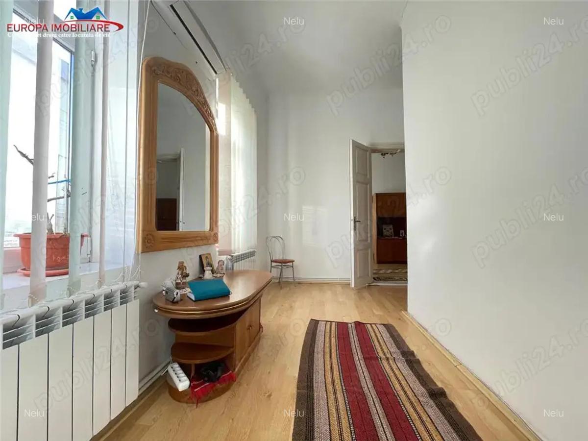Vand casa oras Tulcea, zona ultracentrala - 3