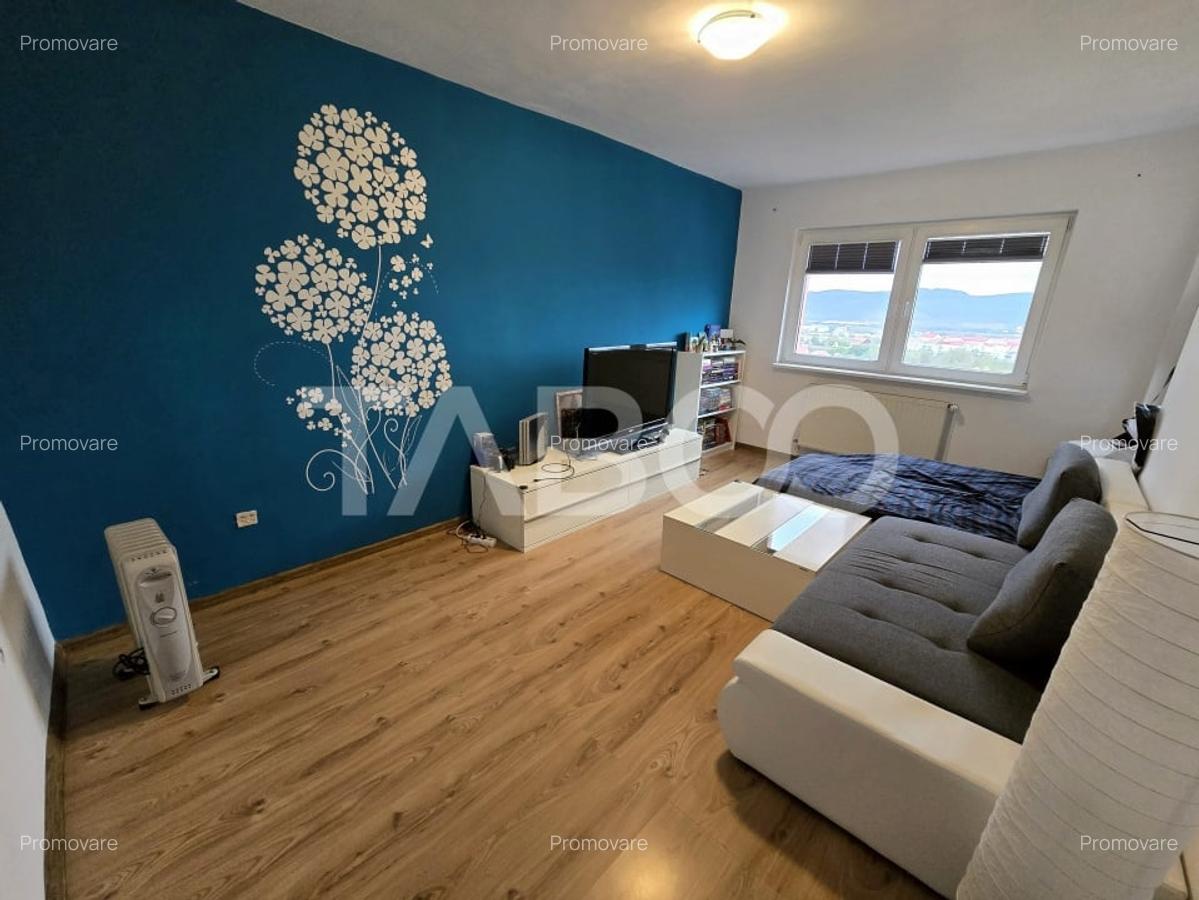 Apartament decomandat 3 camere balcon pivnita lift Vasile Aaron Sibiu - 2