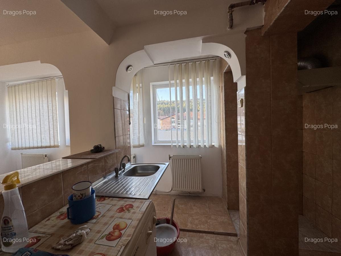 Apartament de 3 camere eficient compartimentat, in centrul orasului Moinesti - 4