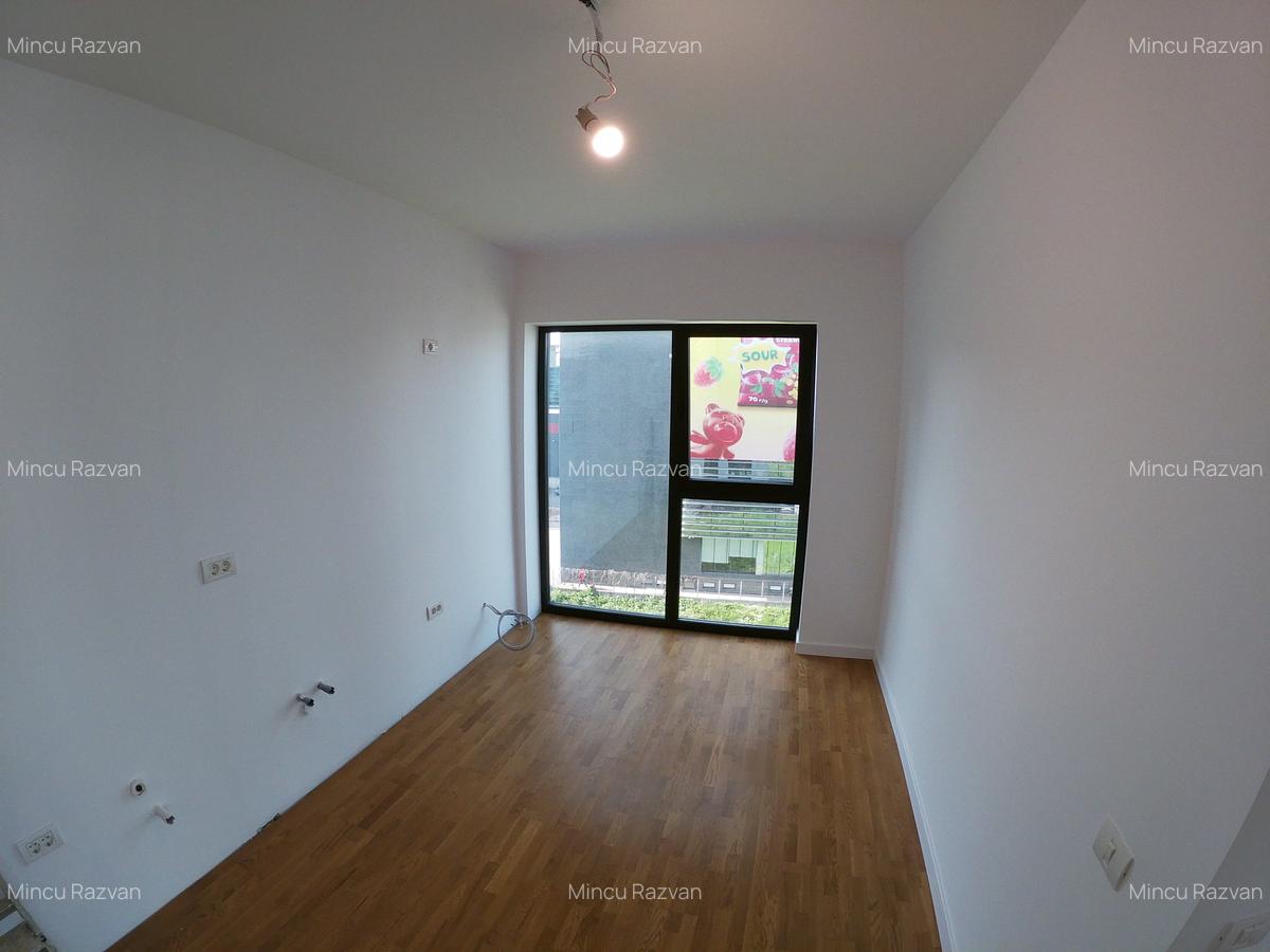 Apartament cu 4 camere decomandat în Băneasa - 4