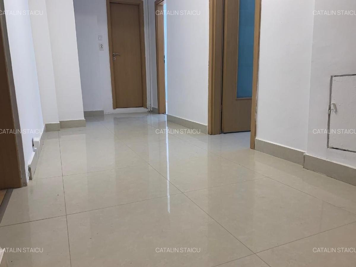 Birou/Apartament  Parter 3 camere, 2 bai Renovat complet recent/Loc parcare - 4