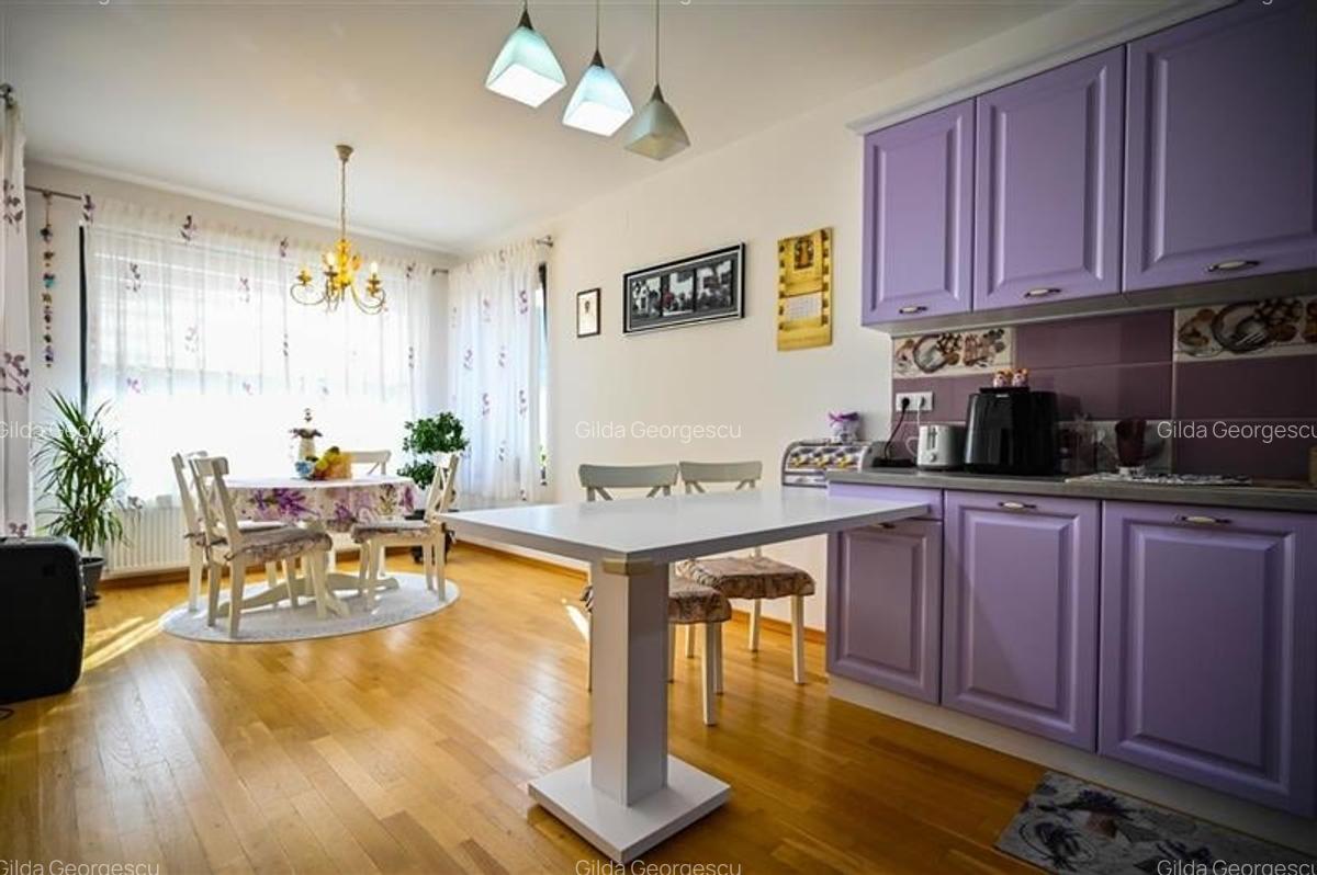 Resedinta distincta, mobilata cu rafinament, pe 1.000 mp teren, Central, Sacele, - 2