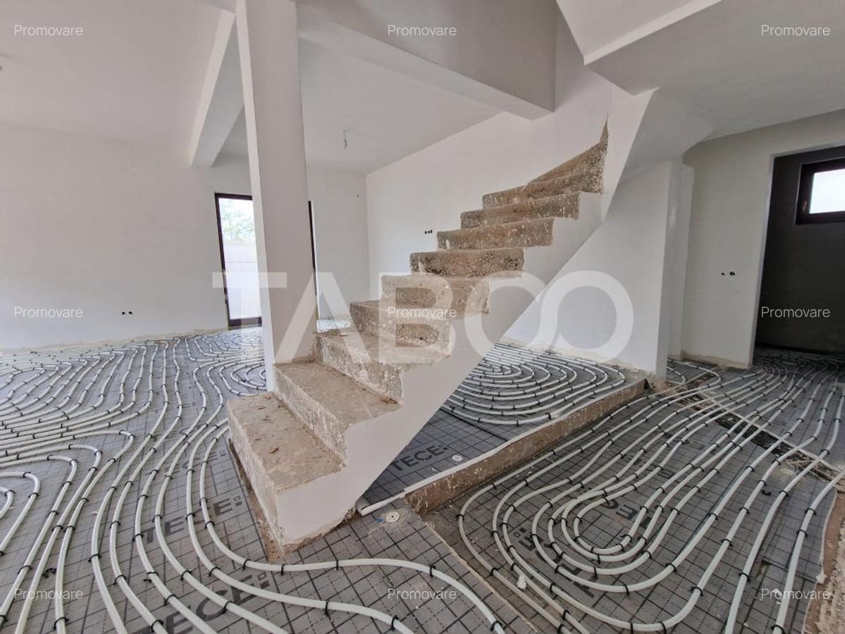 Casa individuala de vanzare cu teren, terasa, garaj si curte Selimbar - 12