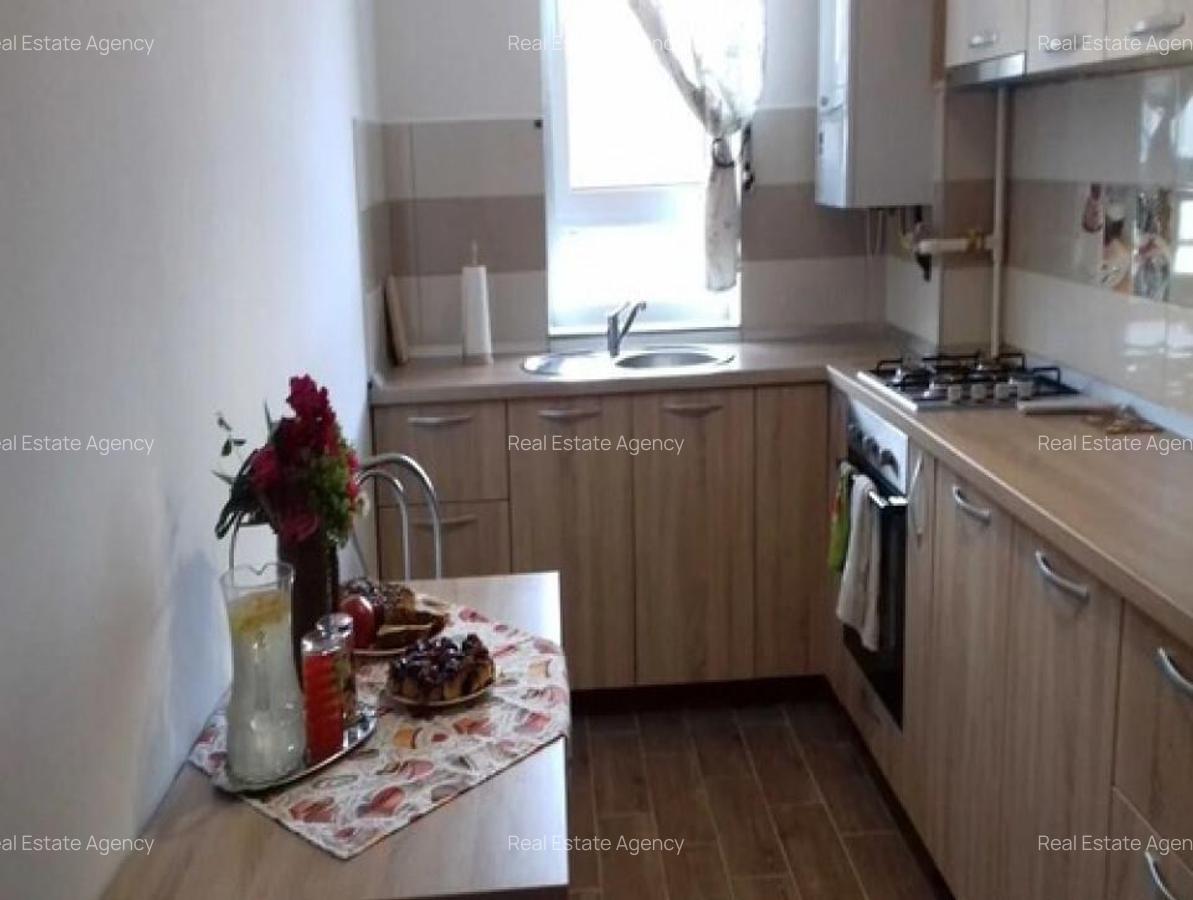 2 camere in zona Buziasului - 3