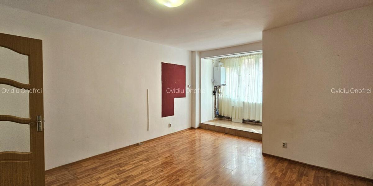 Garsoniera Libera Etaj 1 - 500 M Lacul Noua - 2