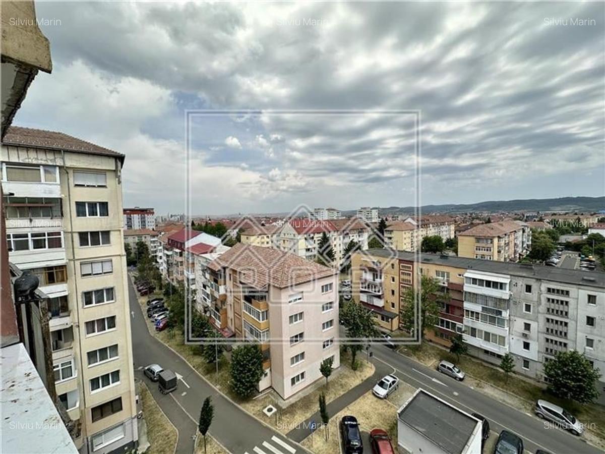 Apartament in Sibiu - 3 camere, decomandat, etaj intermediar - 8