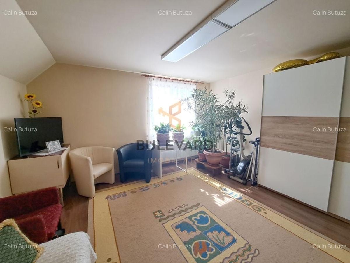 Casa 206 mp utili + pod 60 mp, 4 parcari, 304 mp teren - 14