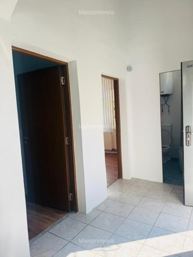 Apartament la curte comuna cu doua intrari - 2