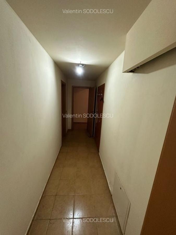 Casă / Vilă cu 6 camere în zona  Calea Aradului - 28