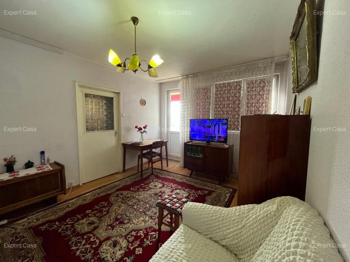 2 Camere | 1 MAI | Ion Mihalache | Bloc Anvelopat | 2 Minute metrou - 1