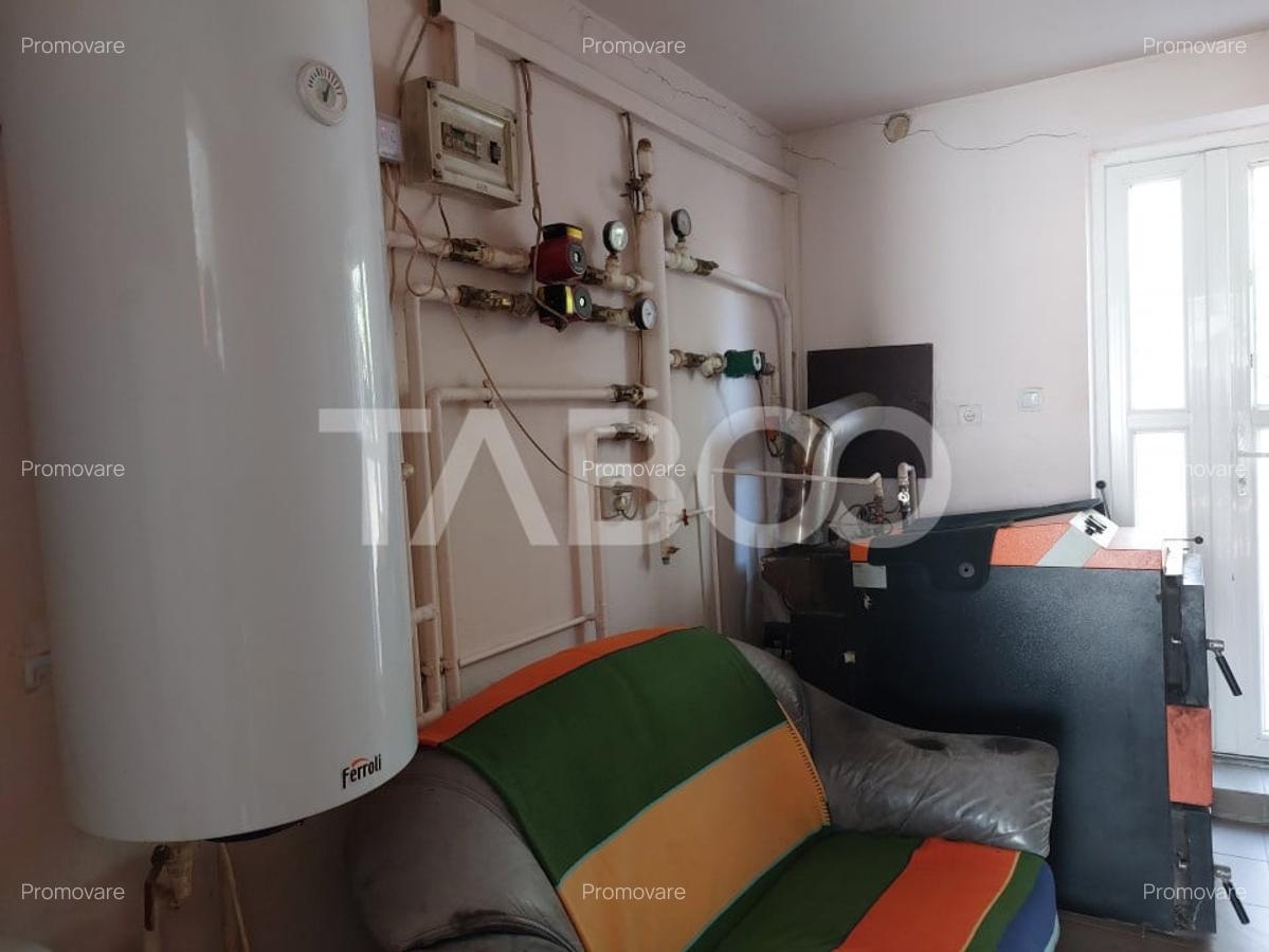 Casa individuala 4 dormitoare curte gradina zona retrasa in Cisnadie - 33