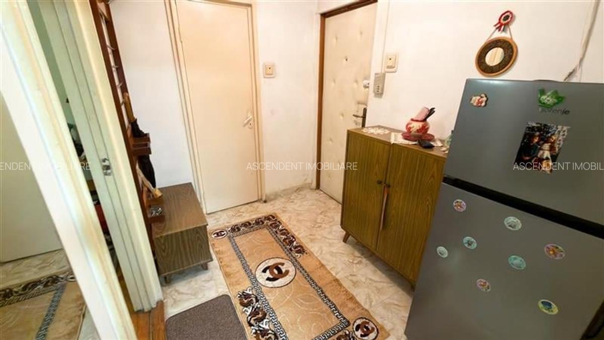 FILM&3D! Refugiu urban,decomandat, farmec autentic,balcon spatios,Dambu Petros,T - 14