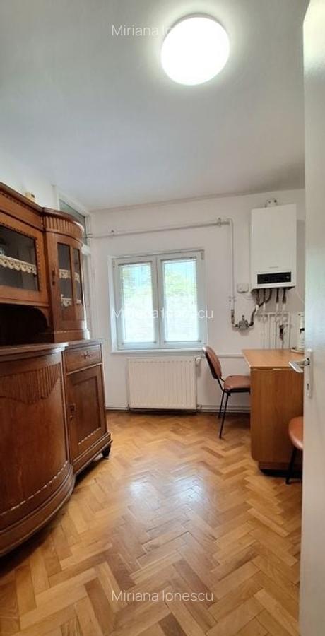 Apartament renovat cu 3 camere - zona Andrei Saguna - 9