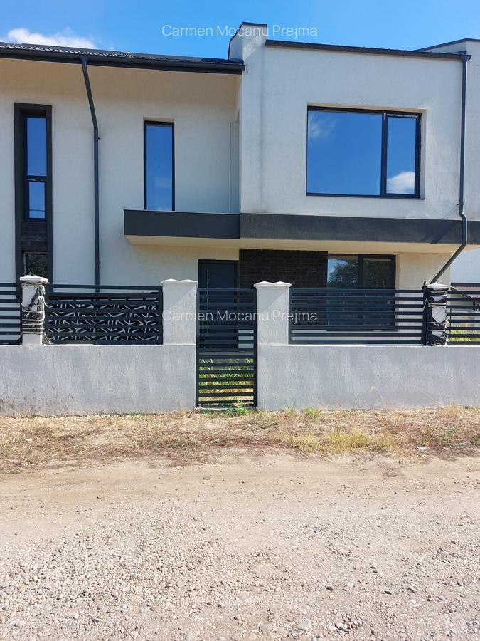 Casa la 4-5 minute de mers pana in BD.1 Mai si 2 km de metrou. - 6