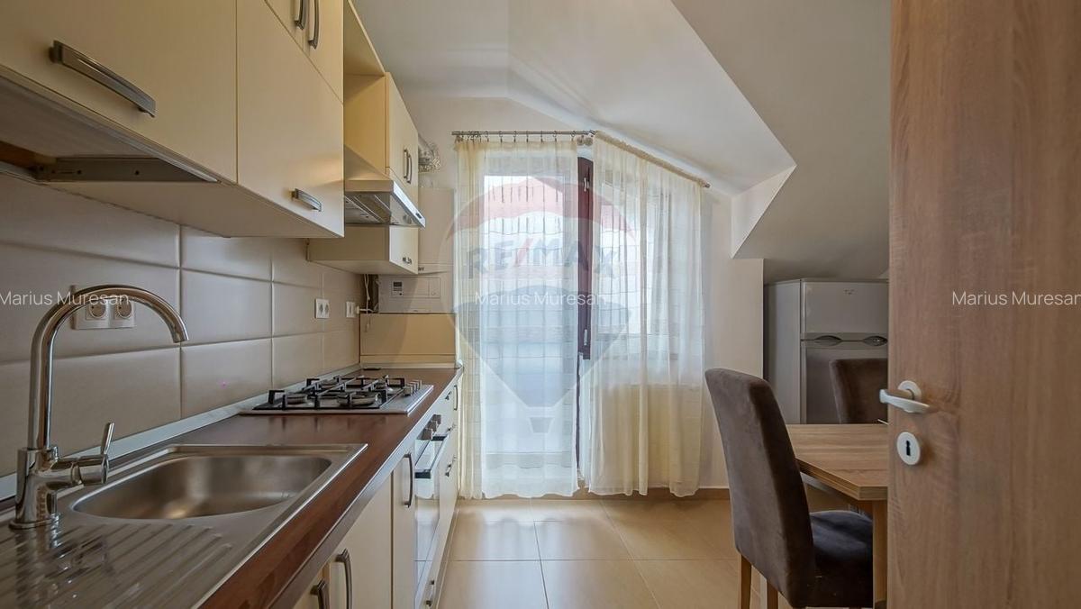 Apartament cu 3 camere de inchiriat in zona Tractorul - 11