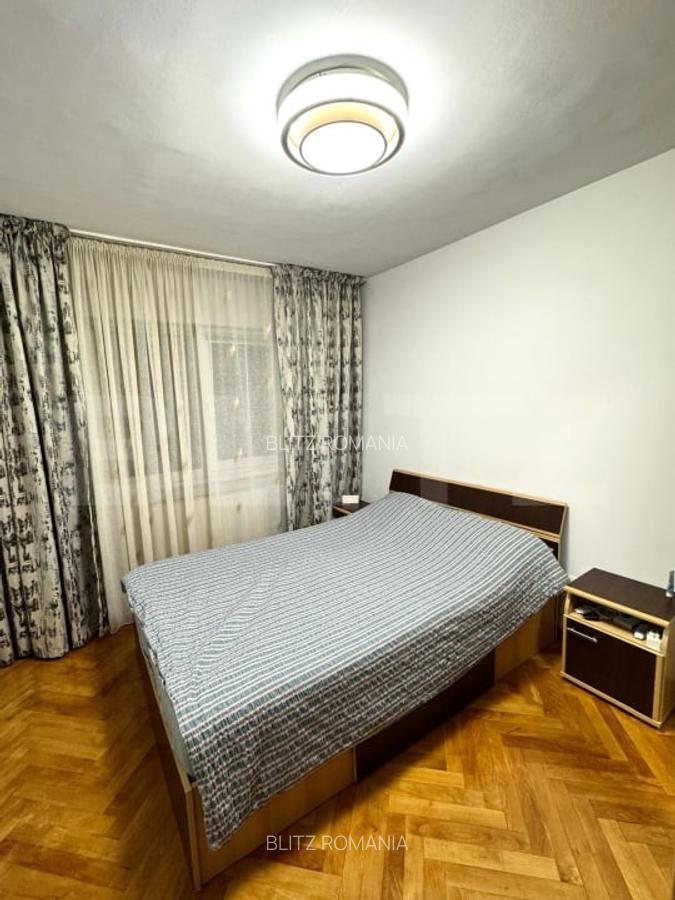 Apartament de vanzare, cu 3 camere, decomandat, etaj 1, zona Tractorul - 3