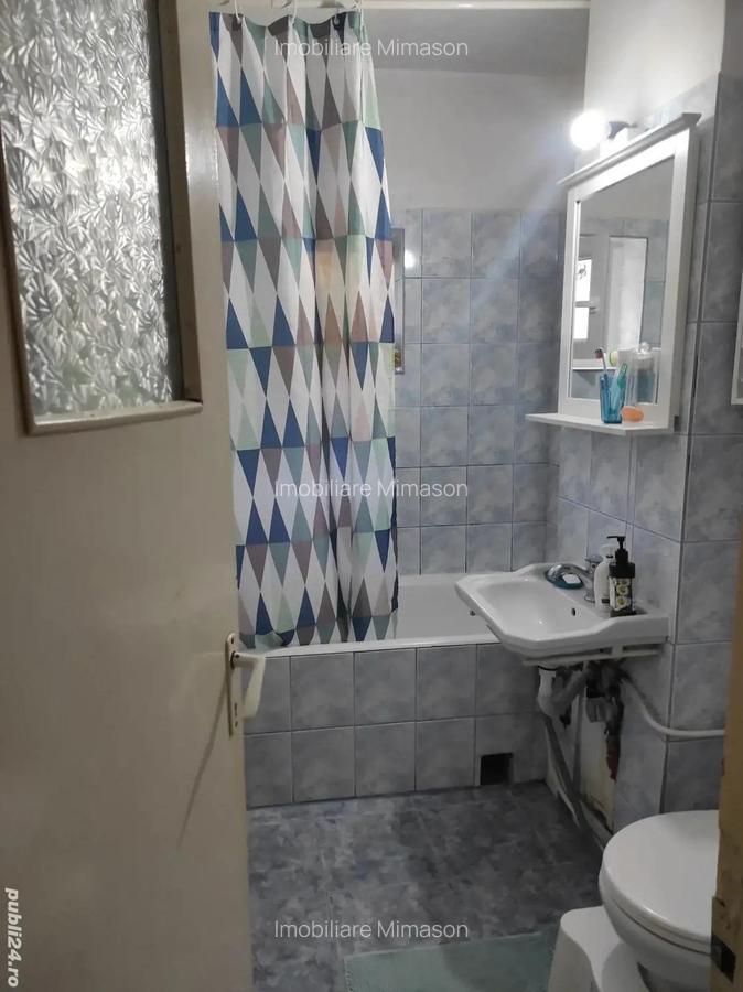 Ap cu 3 camere decomandat etaj 2 - 8
