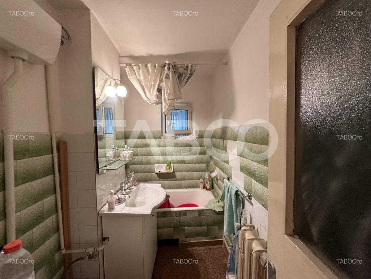 Apartament cu 4 camere decomandat în Periferie - 6