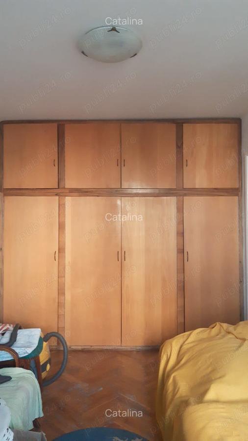 Vand apartament 2 camere decomandat - 1