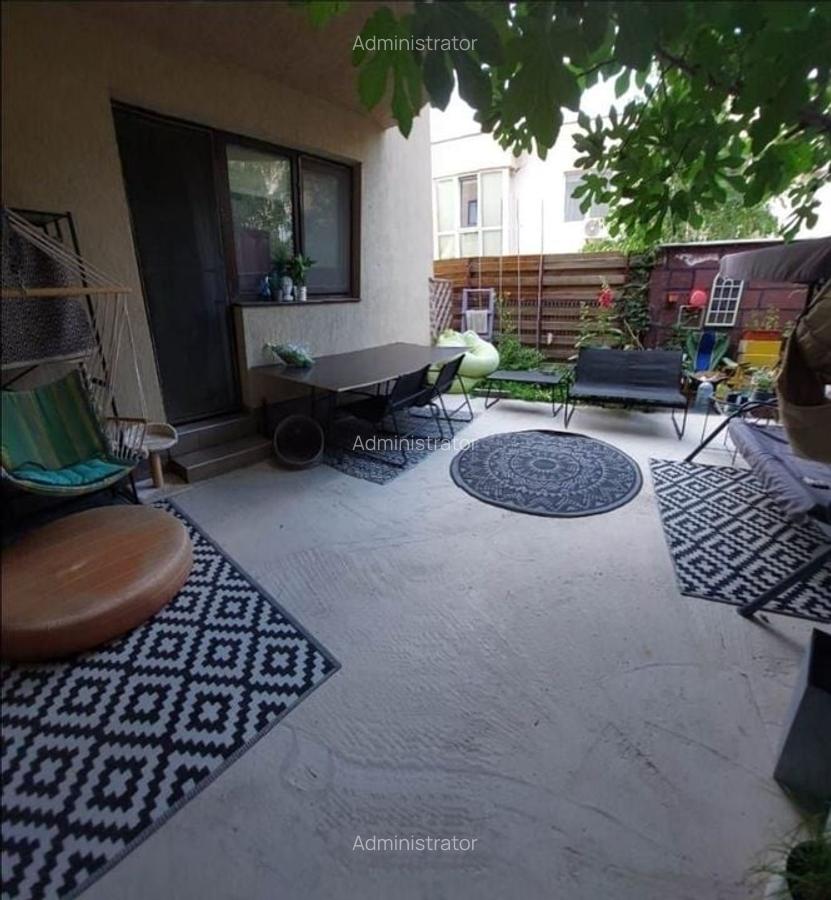 Trei camere cu curte in proprietate. - 1