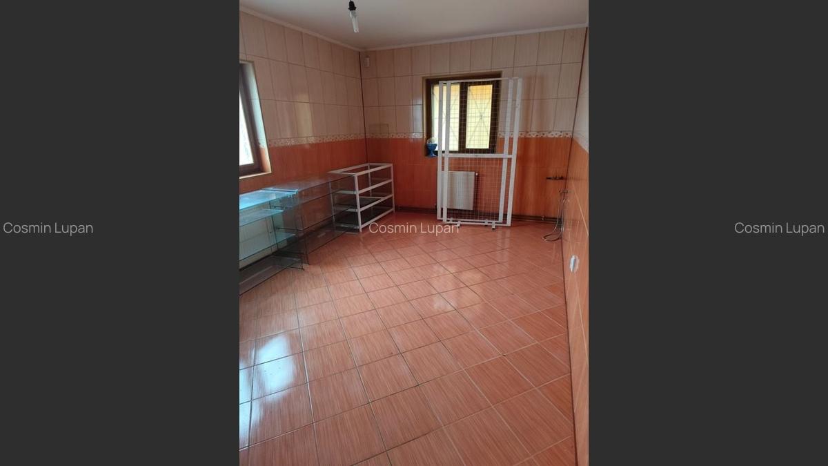 Spatiu parter de inchiriat  in Baicoi - 8