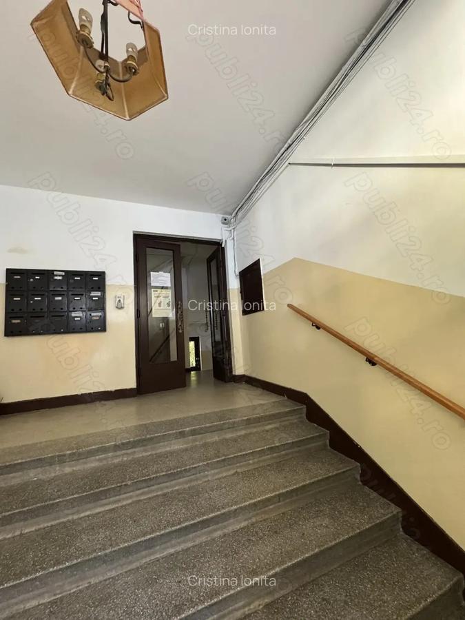 Apartament 3 camere ultracentral langa Liceul Ghe.Lazar - 2