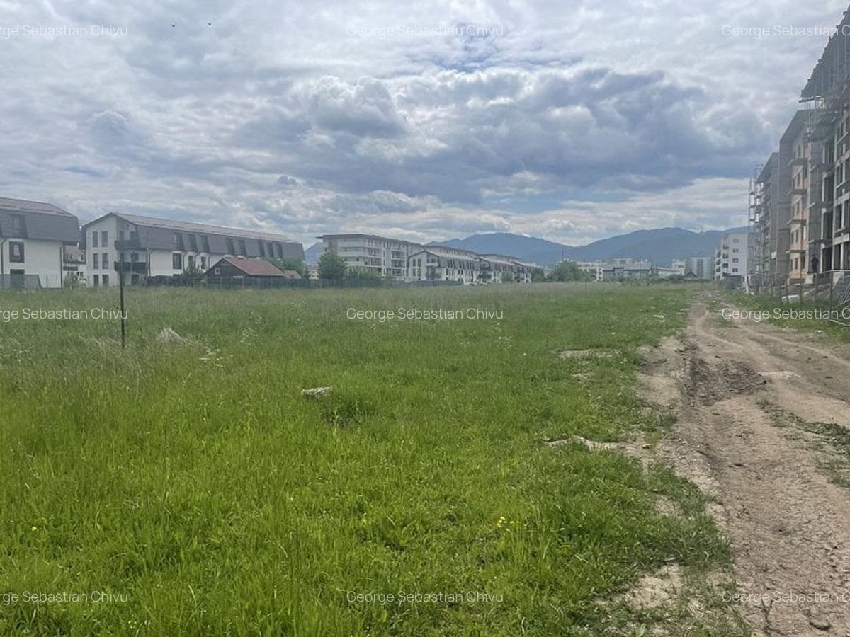 Teren Construcții intravilan de 2200 mp, în Tractorul - 2