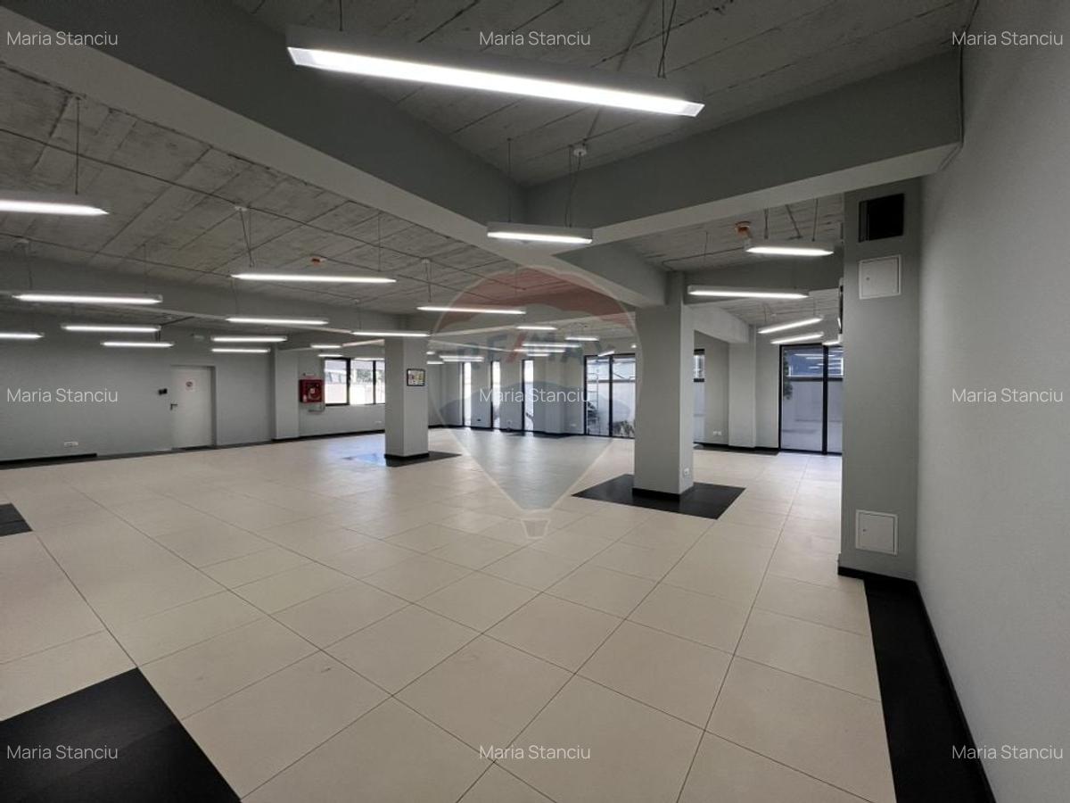 Spatiu comercial modern de inchiriat / 2 locuri de parcare - 35
