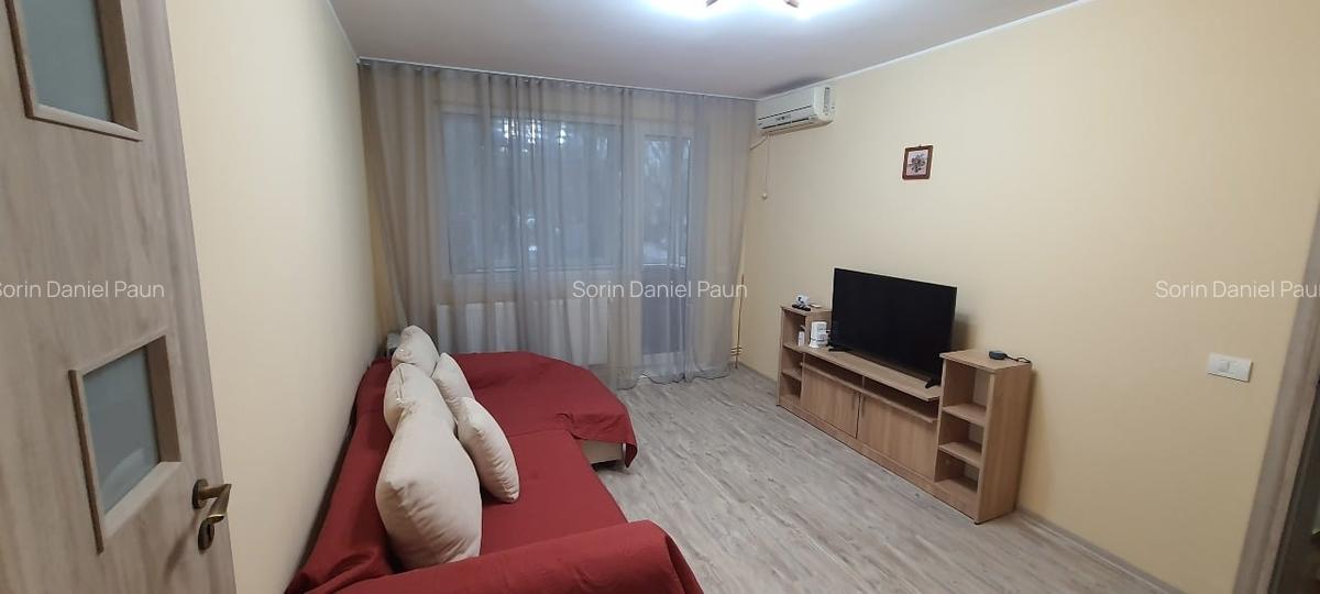 Aartamenr, renovat, zonă liniștită - 1