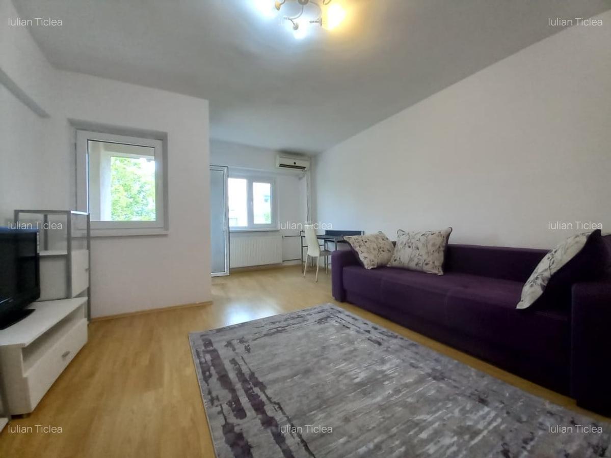 Garsoniera decomandata in bloc mixt , etaj 3, libera , Matei Basarab -central - 10