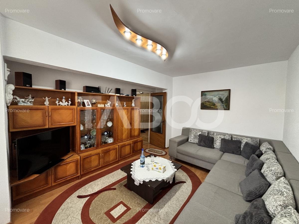 Apartament de vanzare  3 camere cu pivnita zona Valea Aurie - 3