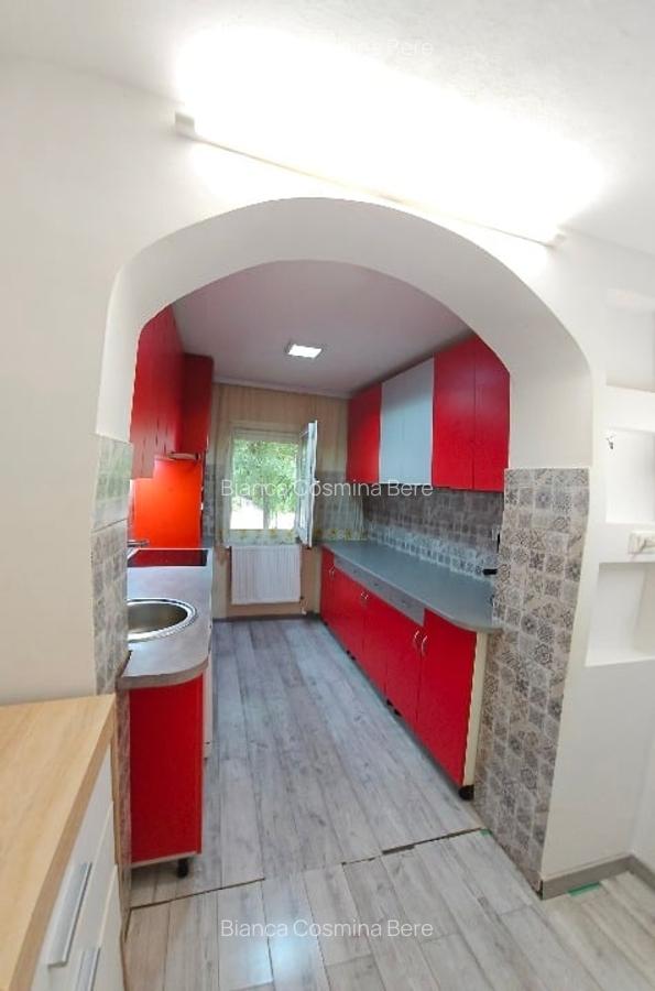 Apartament cu 4 camere decomandat în Decebal - 1