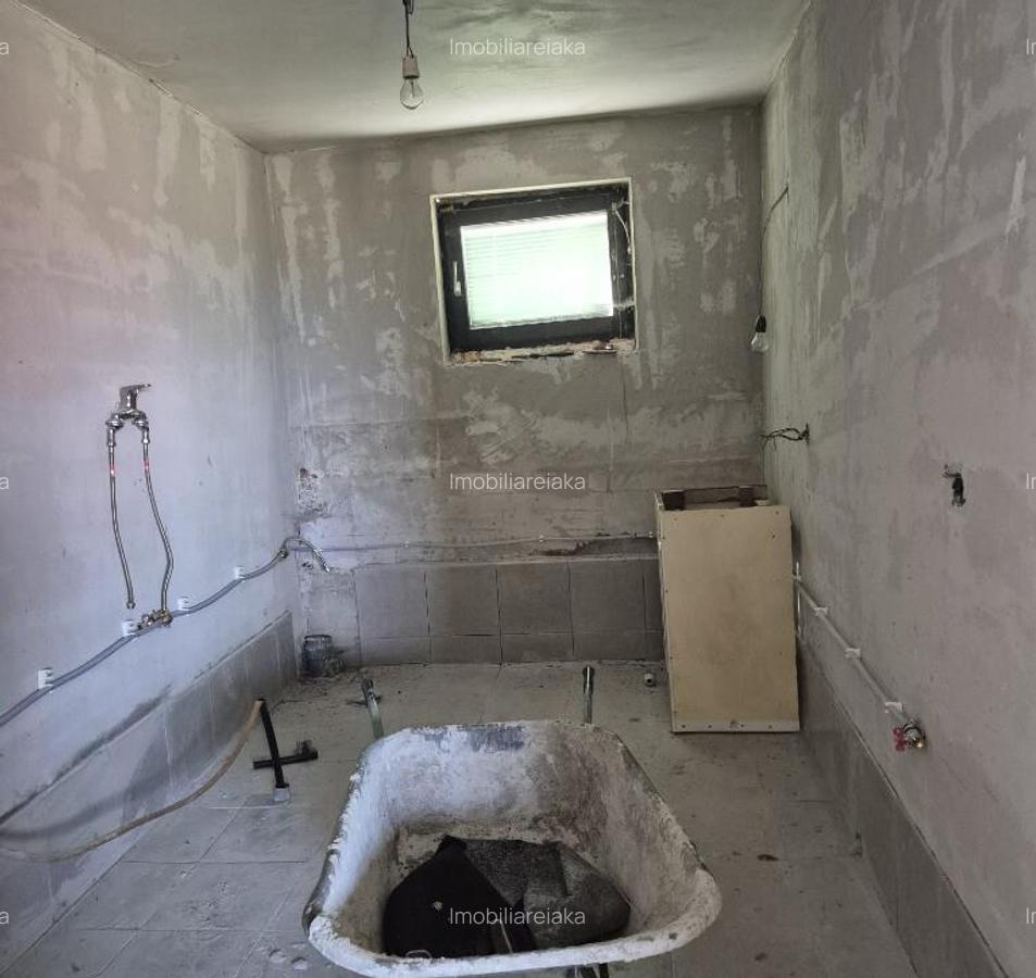 Coas, casa la rosu - 6