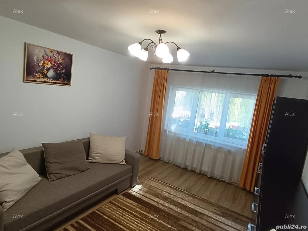 Apartament de inchiriat cu 3 camere decomandate, zona centrala - 2 Apartament de inchiriat cu 3 camere decomandate, zona centrala - 2