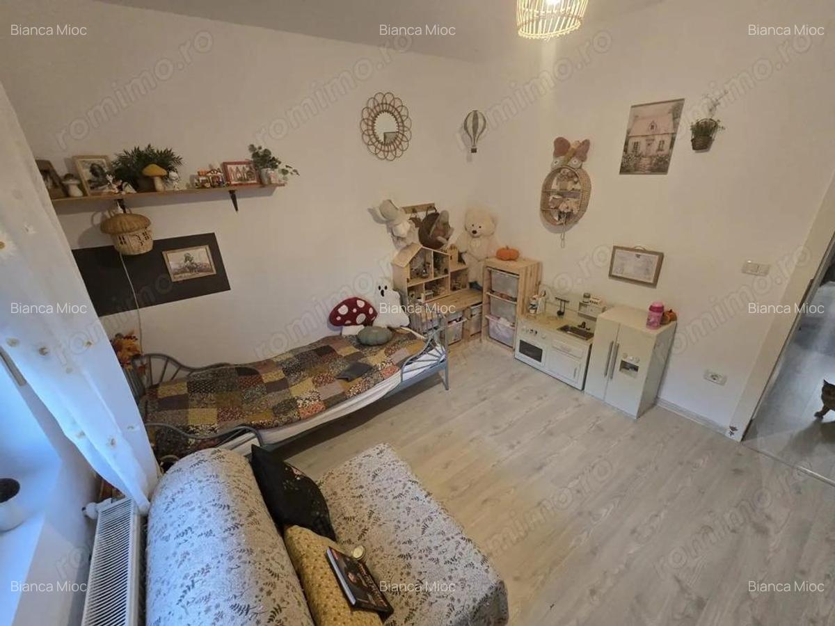 Mobilat si utilat. La asfalt. Zona linsitita - 7