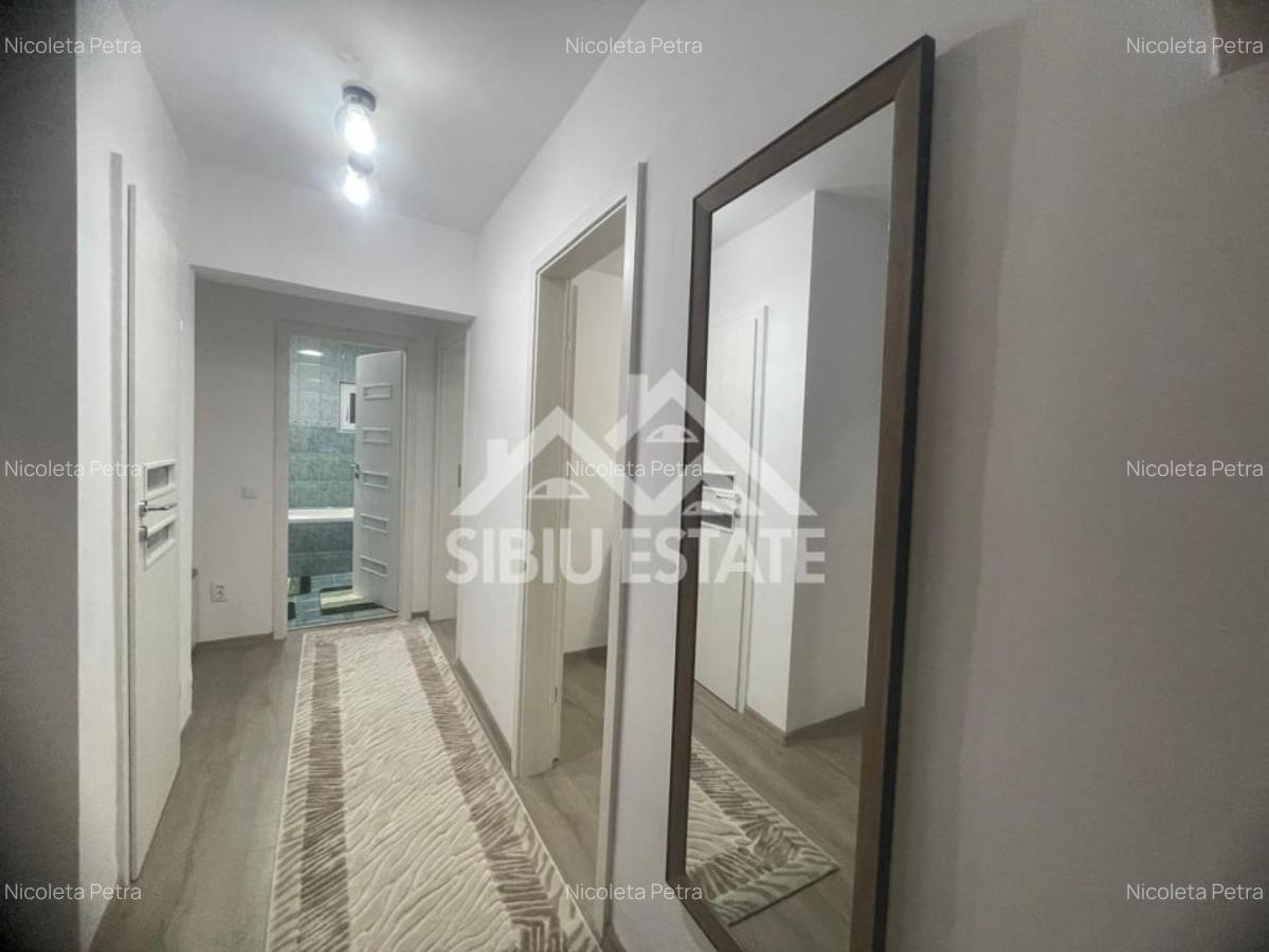 Apartament de vanzare cu 2 camere decomandat, etaj 2, pivnita- Cartierul Strand - 3