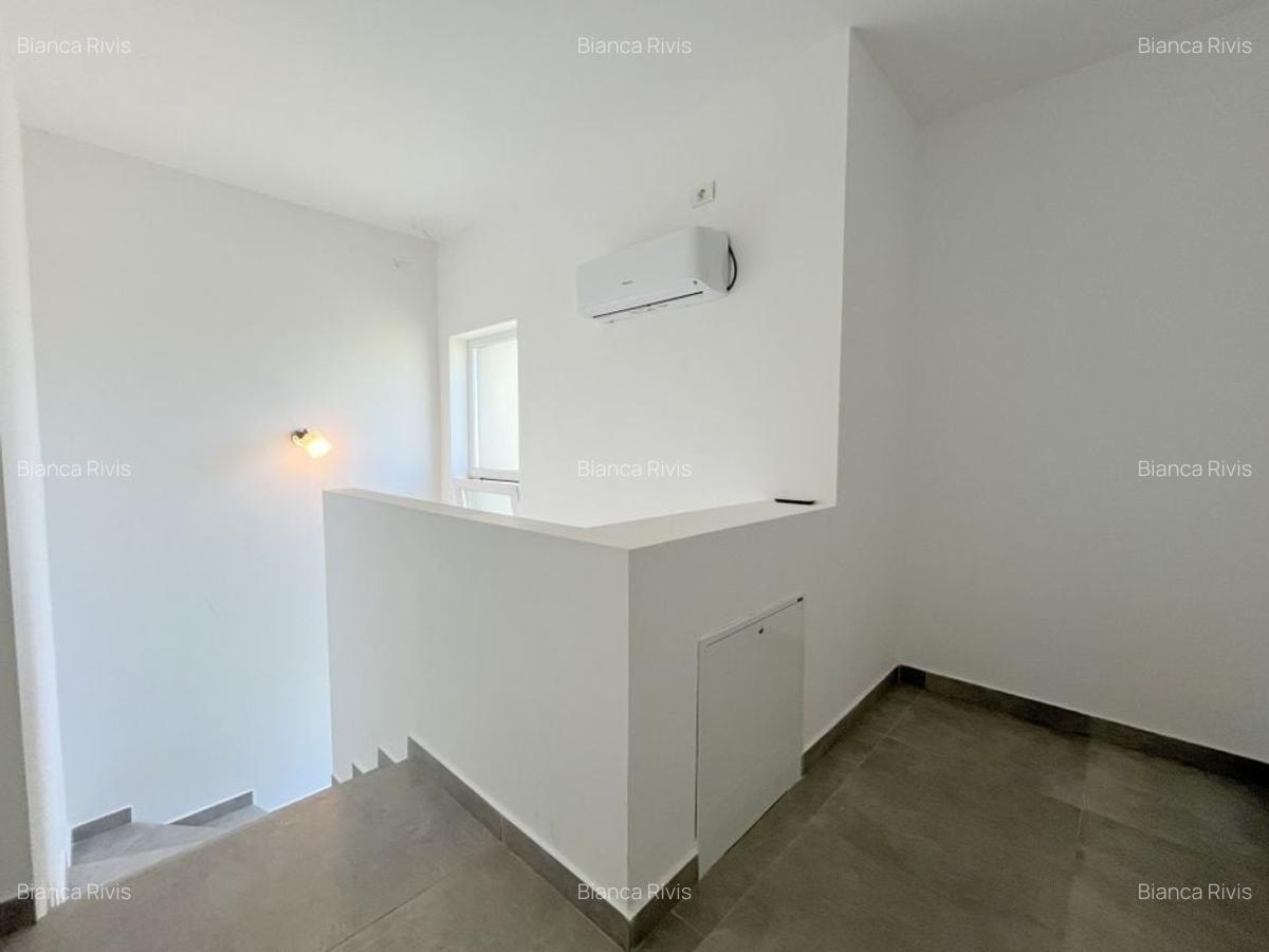 Casa triplex - Dumbravita - 16