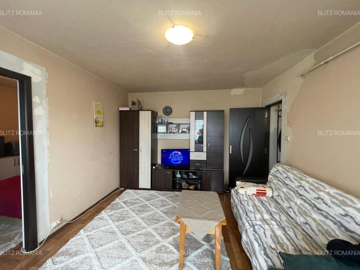 Apartament de vanzare, cu 2 camere, 40 mp, zona centrala - 1