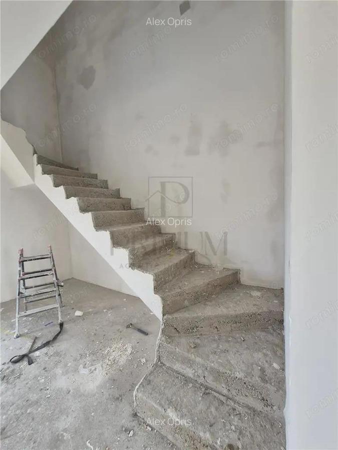 Duplex despartit prin camera tehnica - 2 dormitoare - 2 bai - zona foarte buna ! - 5