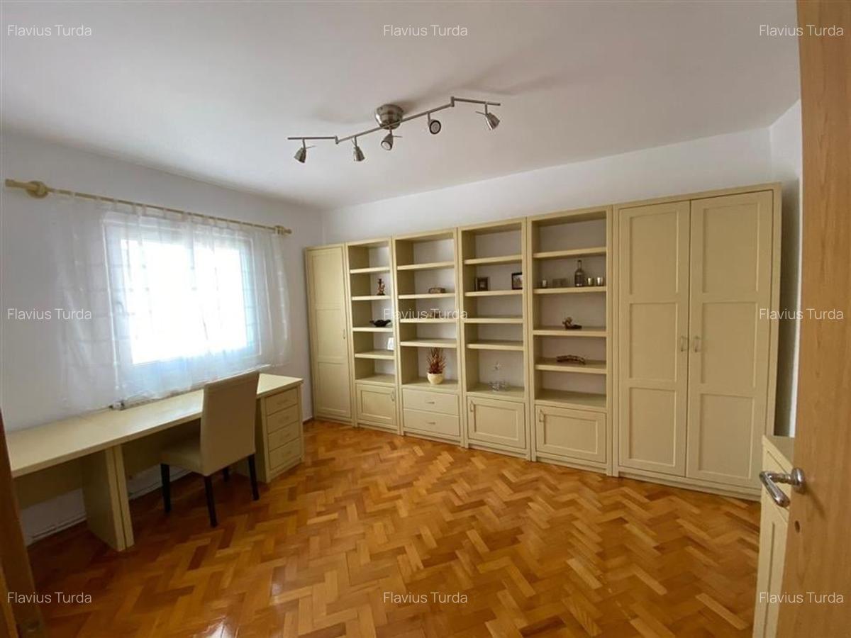 Apartament cu 4 camere decomandat, mobilat în Ștrand - 2