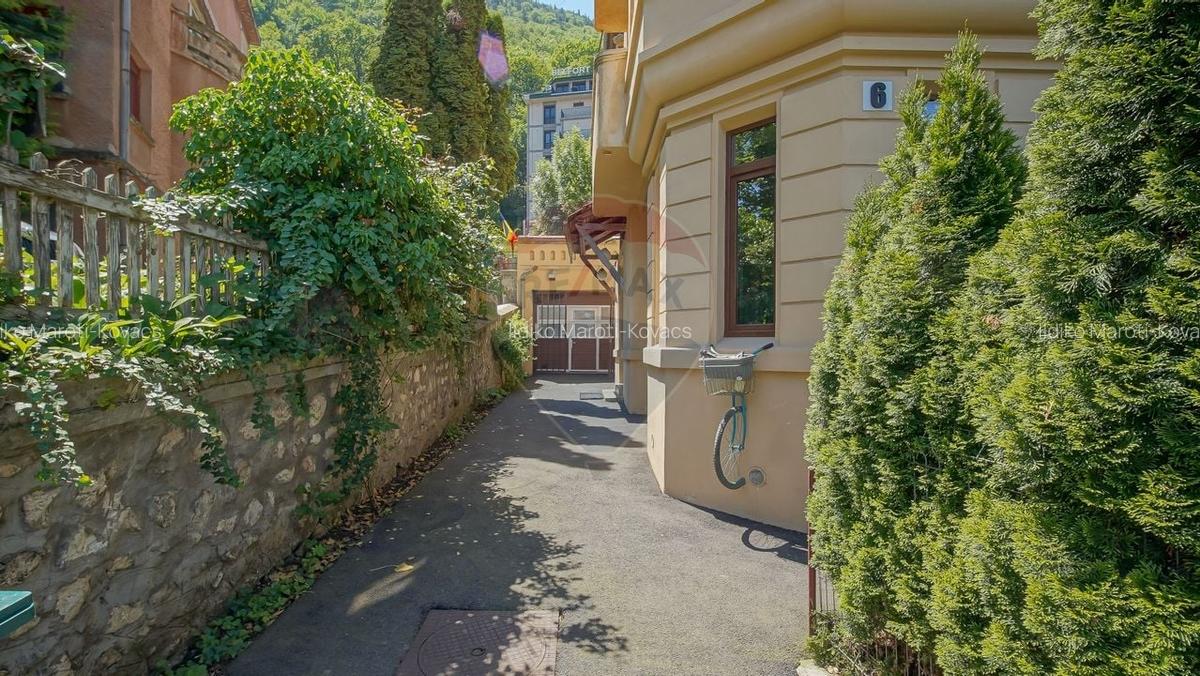Apartament cu 5 camere decomandat, mobilat în Centrul Istoric - 4