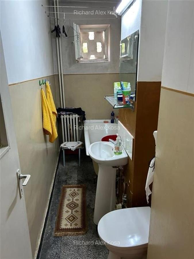 Apartament cu 3 camere semidecomandat în Valenta - 9