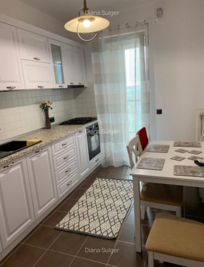 Apartament cu 3 camere decomandat în Tineretului - 2