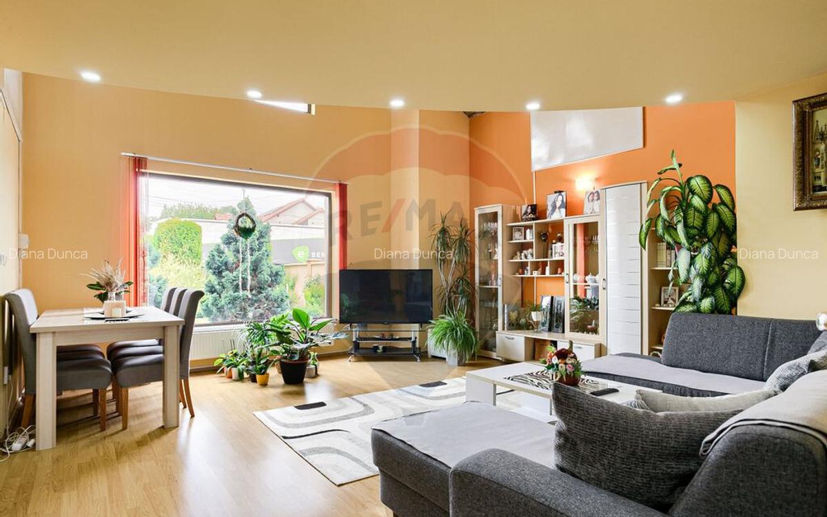 Casa primitoare de vanzare in localitatea Lipova - 12