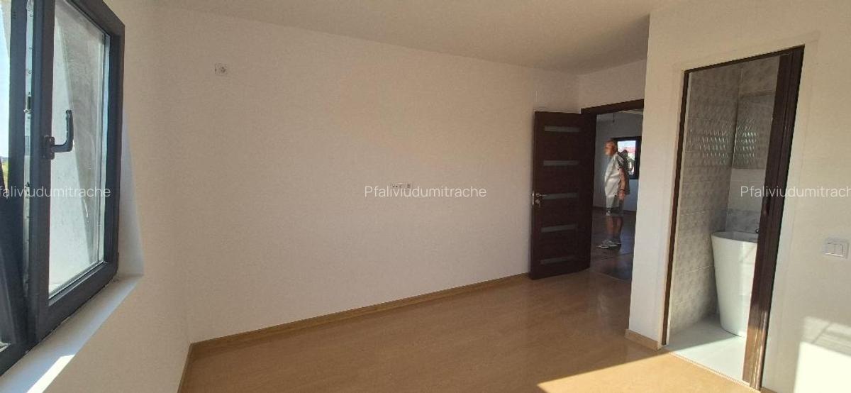 Clinceni Casa parter 3 Camere, 2 bai. - 2