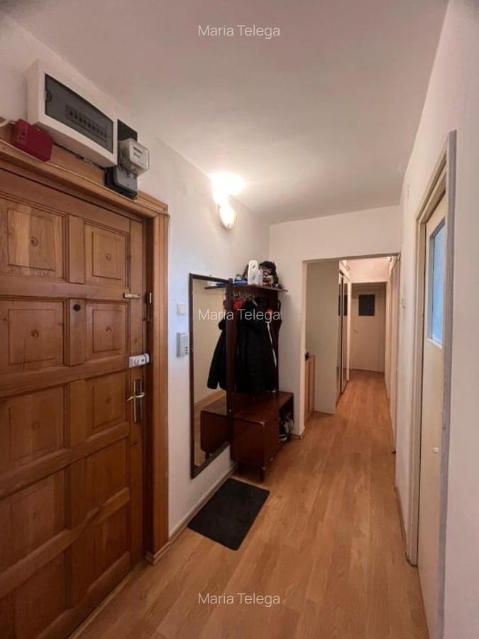 Apartament cu 3 camere decomandat în Astra - 2