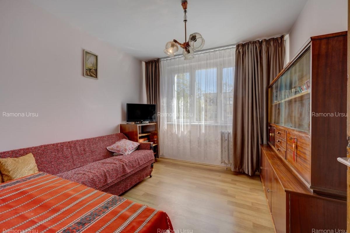 Apartament 3 camere decomandat Titan, Pta. 1 Decembrie - 6
